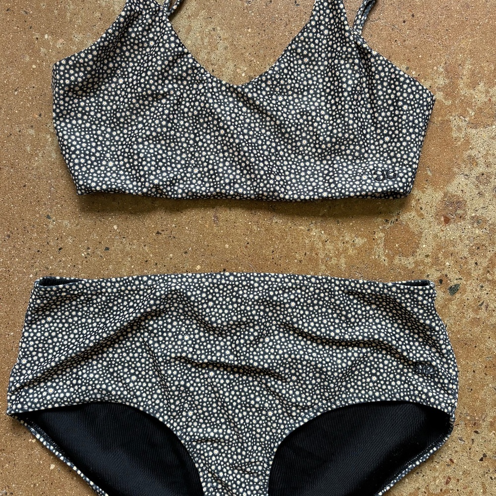 Albion Fit Sporty Bikini in Ditsy Flower Print